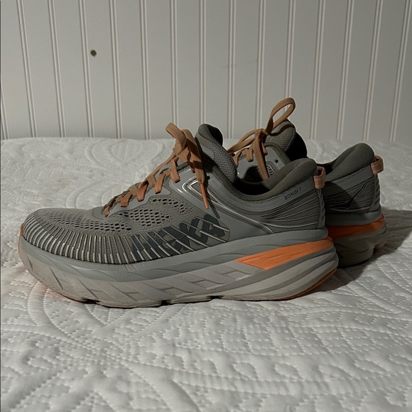 Hoka Bondi 7 Gray and Peach/Coral Athletic Shoe SZ: 7.5 - Picture 4 of 16